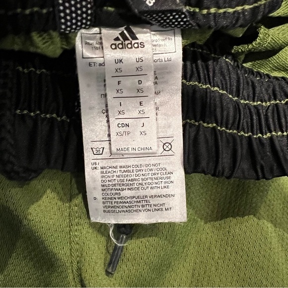 ADIDAS Olive Green Basketball Club Shorts Boys Youth Size XS - Picture 7 of 8